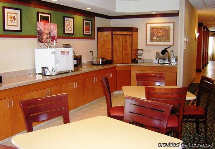 Fairfield Inn & Suites Марианна Экстерьер фото