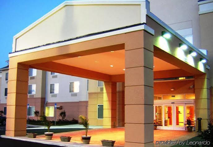 Fairfield Inn & Suites Марианна Экстерьер фото